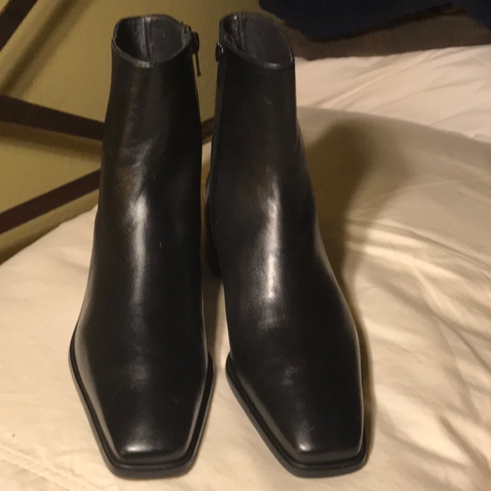 Stuart Weiztman Black Leather Ankle Boots